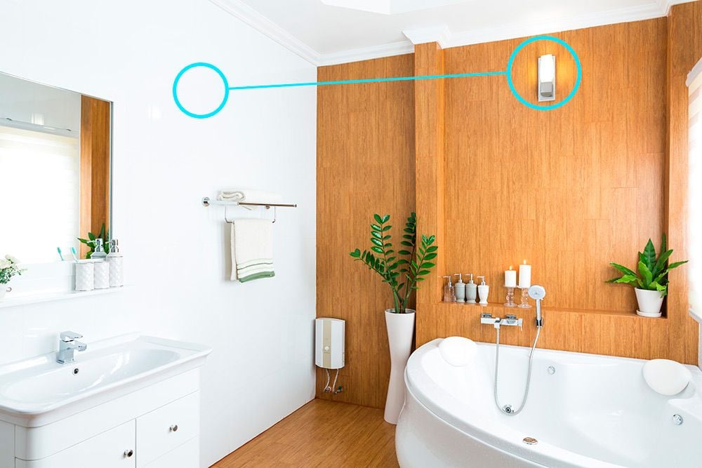 ¿Cuarto sin ventanas? Ideas brillantes para crear un baño con luz. - Thebath