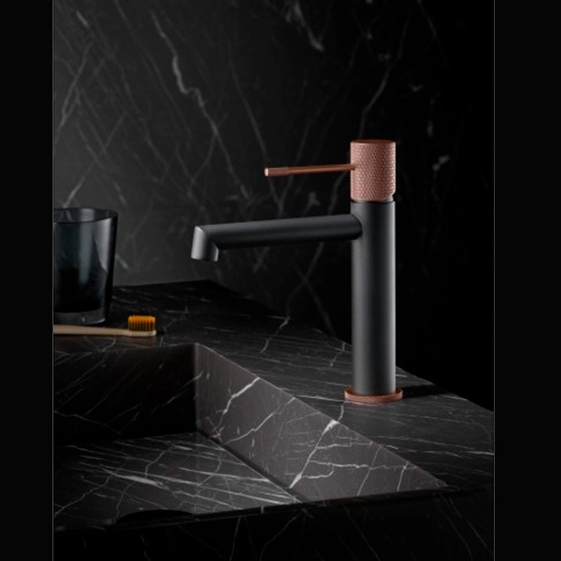 Grifo monomando de lavabo Line