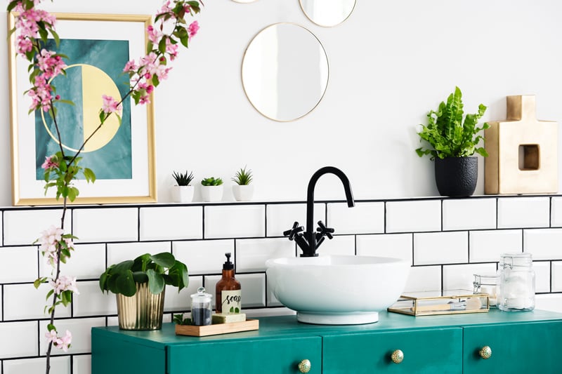 Decorar baños con cuadros: ideas que te encantarán