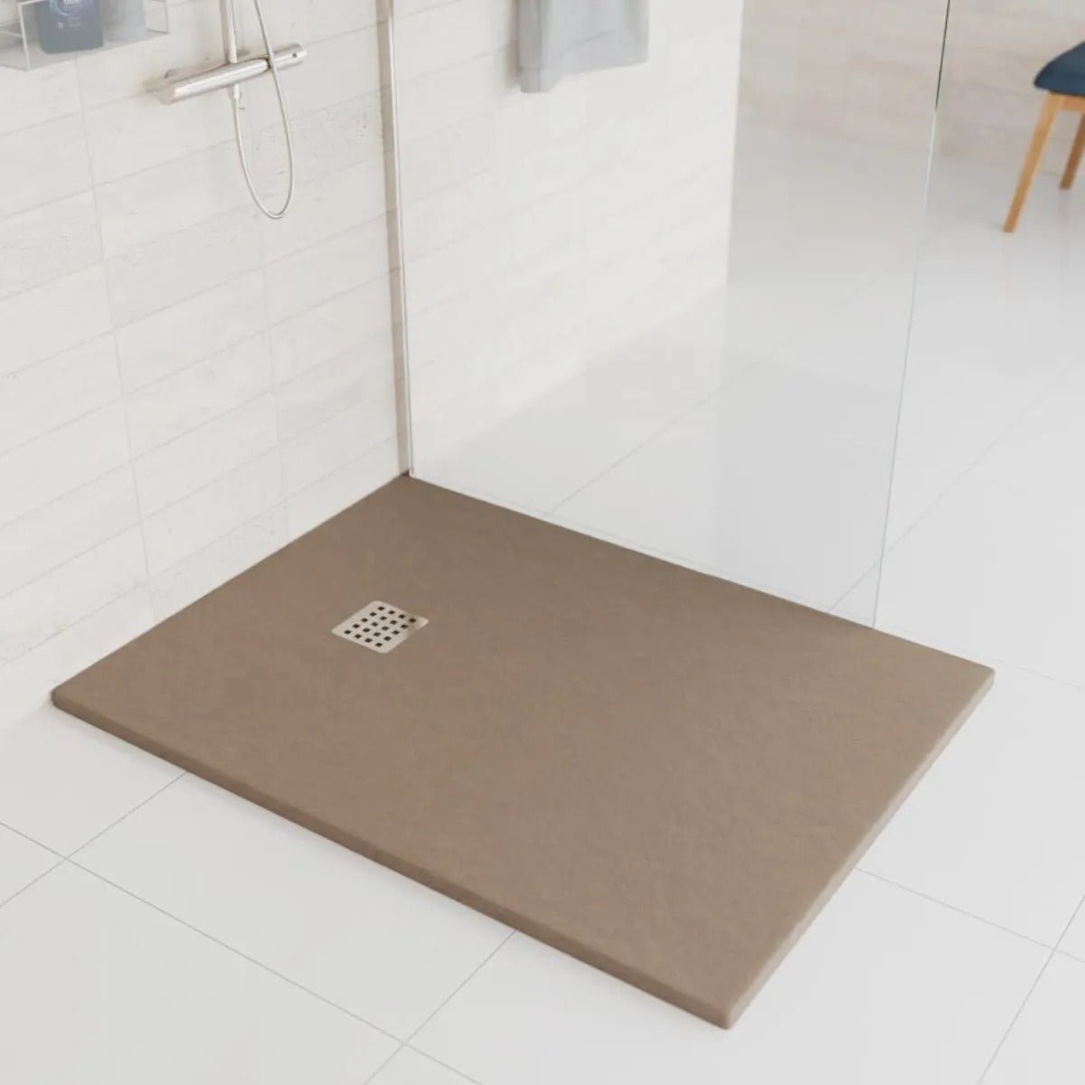 Plato de ducha en tonos beige Esencial